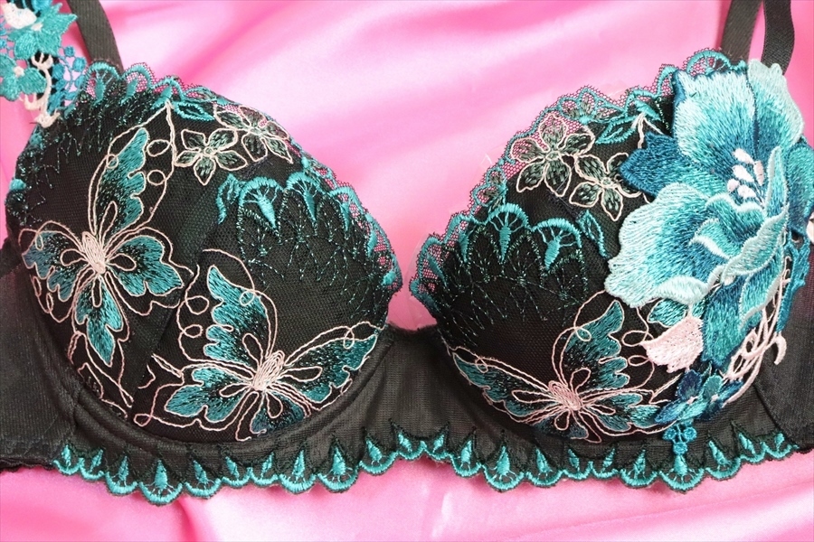 Salute 花柄レースブラジャー ネイビー F70 Salute 花柄刺繍