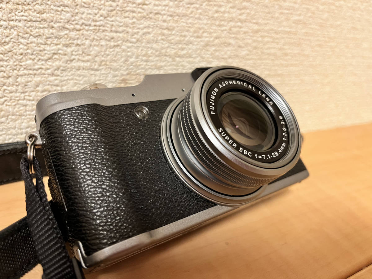動作品・良品 FUJIFILM/フジフィルム X20 コンパクト デジタルカメラ