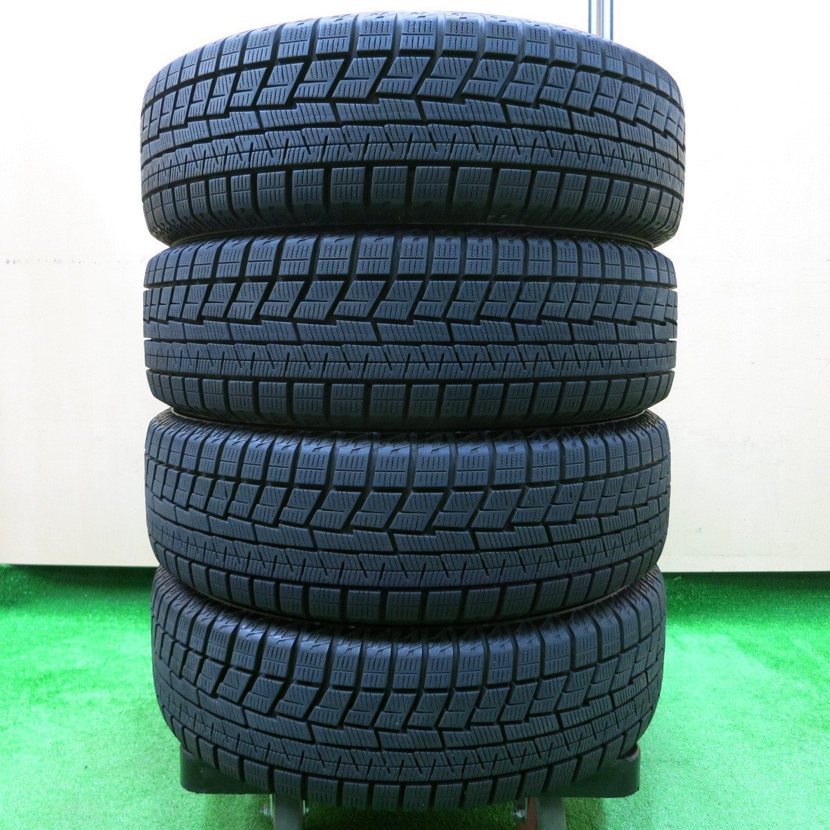 ほぼ新品！ヨコハマアイスガードIG60 175/65R15アクア純正鉄ホイール