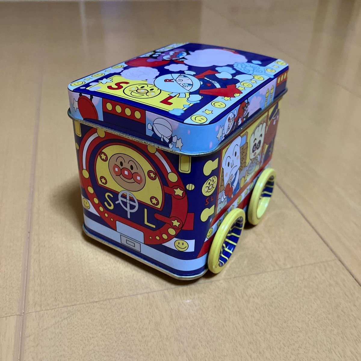 ☆FUJIYA 不二家 アンパンマン たのしいのりもの缶 SL ☆(キャラクター