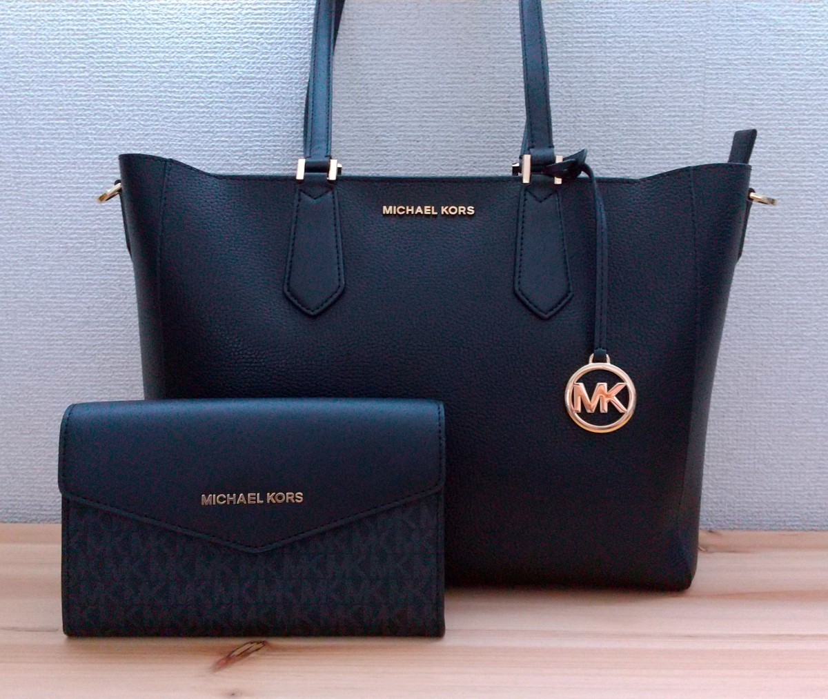 マイケルコース MICHAEL KORS トートバッグ 本革 A4対応 クラッチ 
