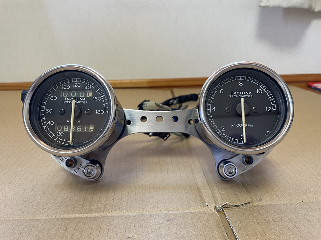 希少】SR400 デイトナ 機械式 LED スピードメーター タコメーター