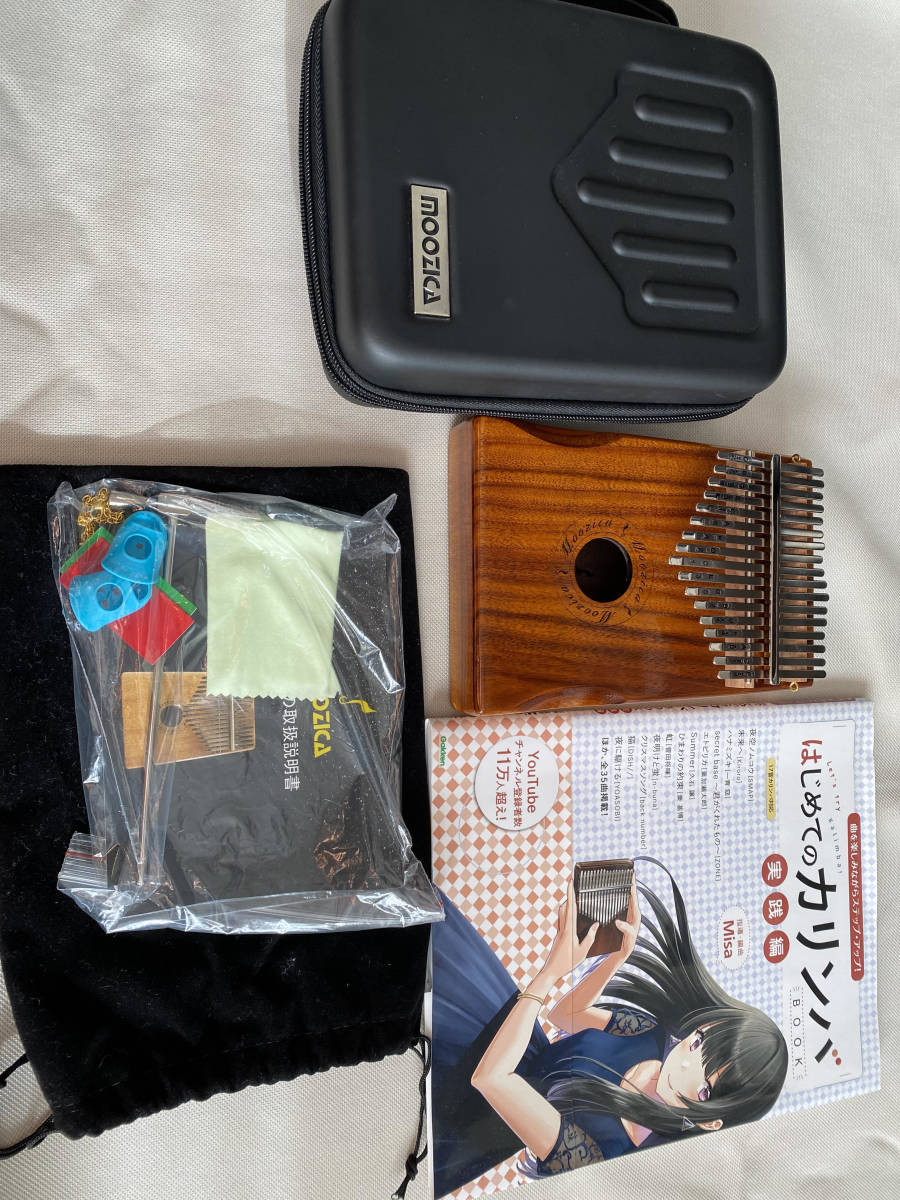 美品☆送料無料☆MOOZICA カリンバ 17キー＆カリンバ教本 【公式通販】