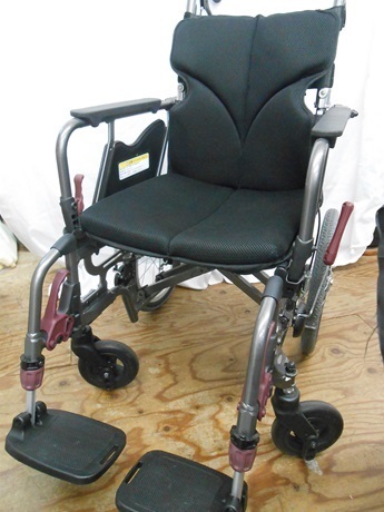 名古屋市まで引取り限定 カワムラサイクル 介護式車いす KMD-B16-40 中古品