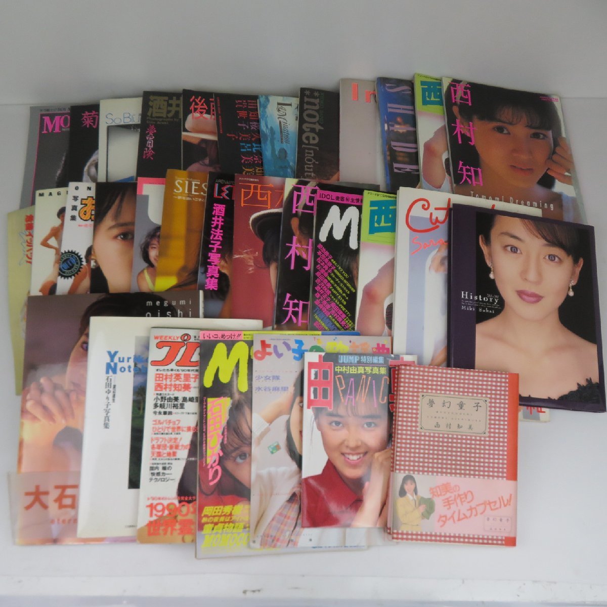 【大量まとめ】アイドル 写真集 いろいろ まとめ 昭和 レトロ 西村知美 酒井法子 おニャン子クラブなど 未検品 / 100 (SGAW013647)