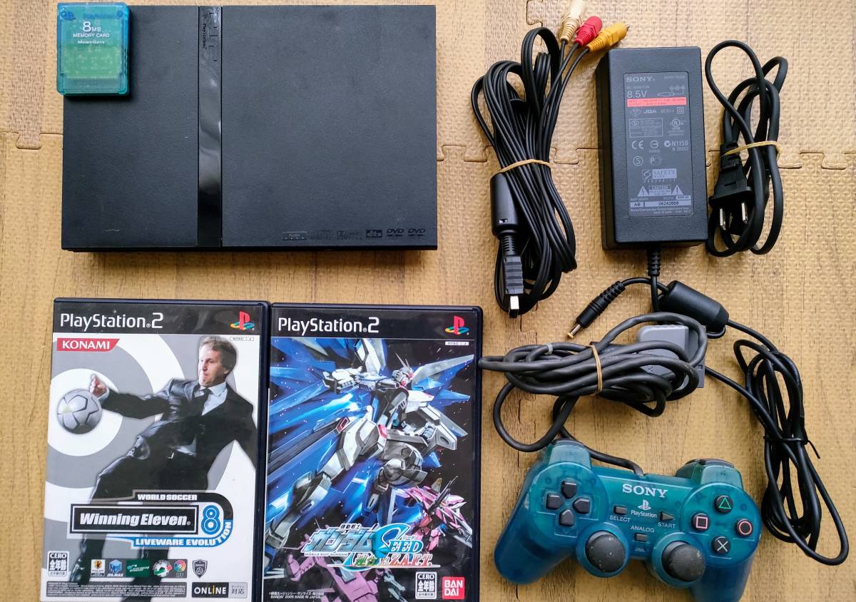 PS2（SCPH-70000　チャコールブラック）PS2ソフト2本 メモリーカード すぐ遊べるセット 動作品 箱付き