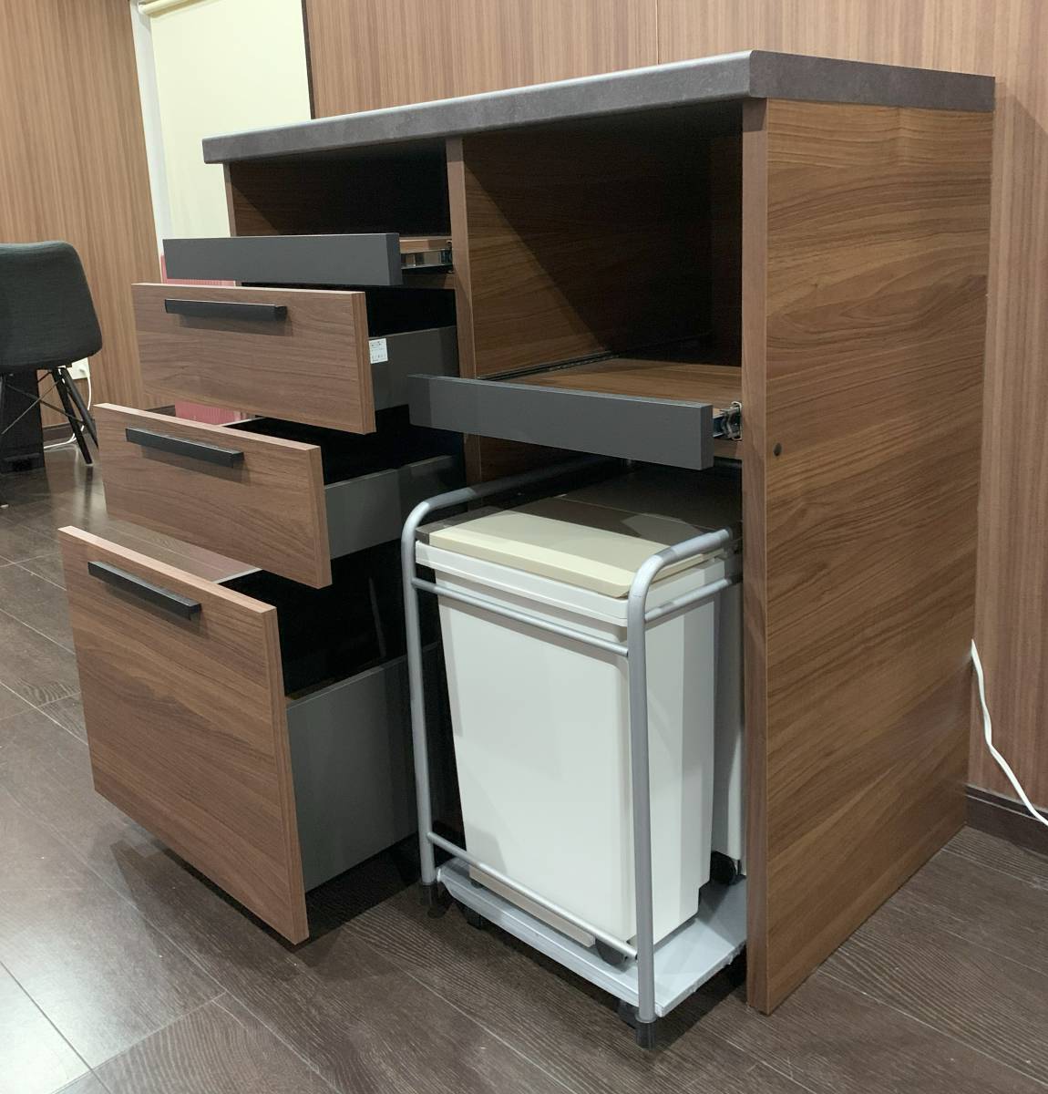 キッチンカウンター/木目調ブラウン/ゴミ箱付き/美品_2