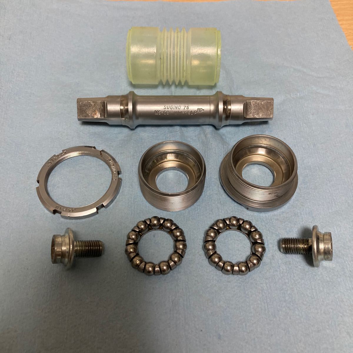 sugino 75 BB njs ボトムブラケット スギノ 競輪 ピスト BB NJS 0