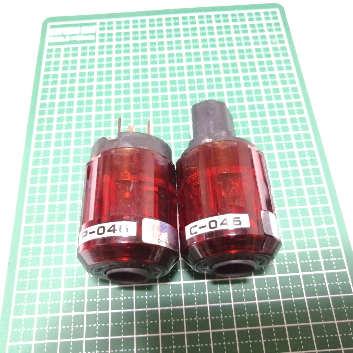 oyaide P-046 C-046 セット 高音質電源プラグ 金・パラジウムメッキ