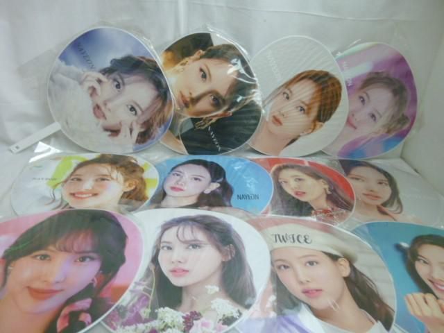 TWICE ナヨン 韓流 品 ナヨン缶バッジセット指人形ラブリー バッグ