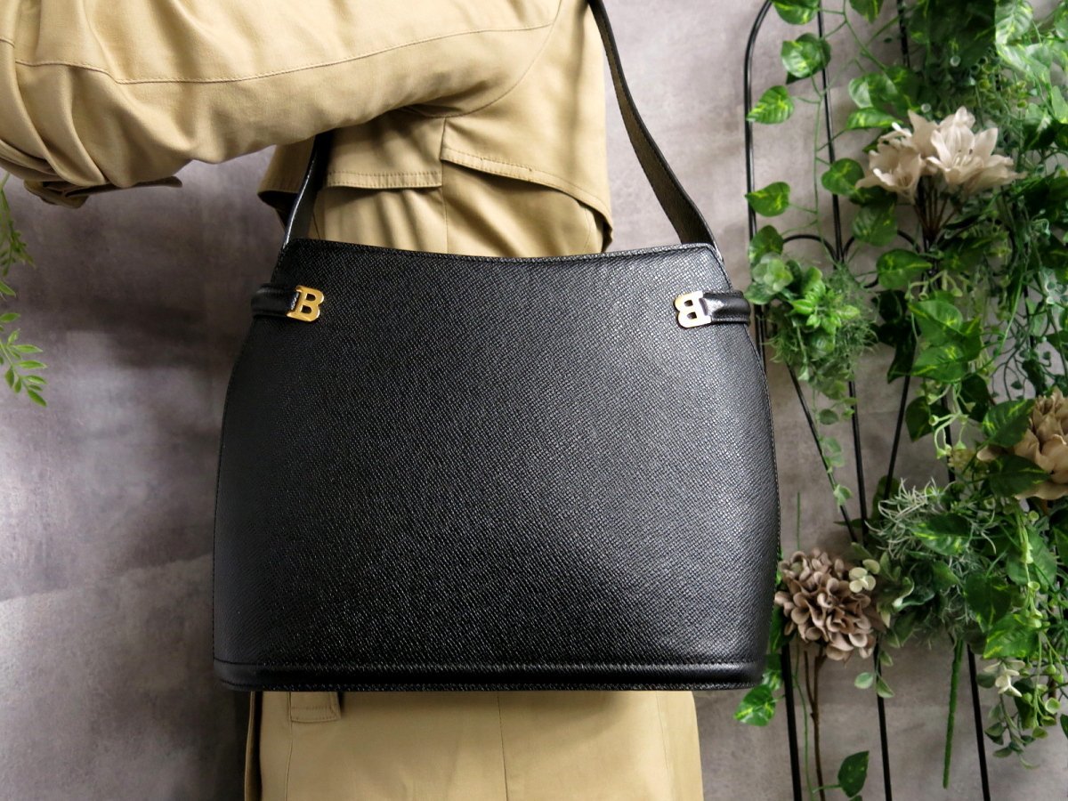 ○超美品○BALLY バリー○カーフ レザー 本革○ワンショルダー バッグ 
