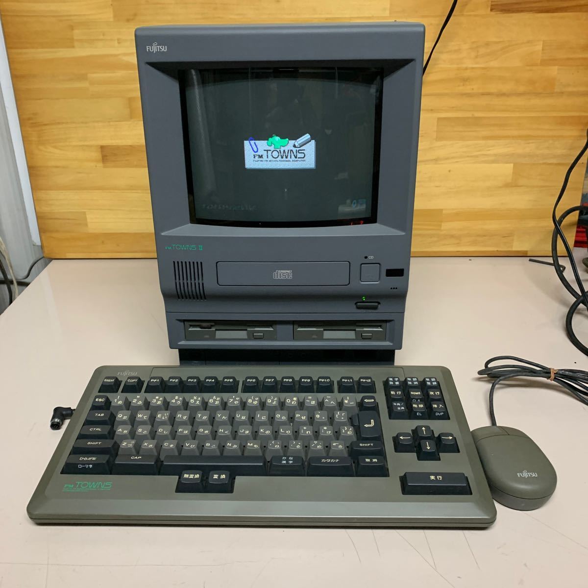 富士通 FUJITSU FM TOWNSII UX 20本体 キーボード マウスセット
