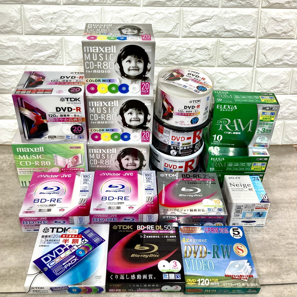 未使用 記憶媒体 19セット 約350枚 まとめ売り BD-RE DVD-R CD-R80 DVD-RAM RW MD Victor SONY TDK maxell ELEXIA(Y1216_1)