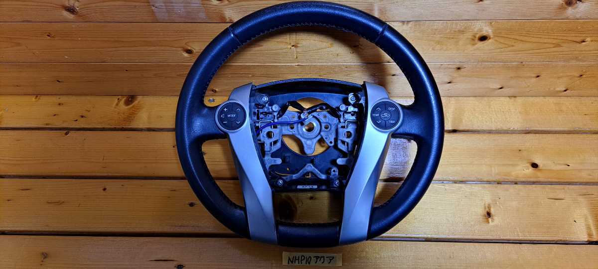 定番人気，100%新品 NHP10 アクア ハンドル トヨタ 純正 ステアリング ホイール スイッチ付き(ステアリング、ハンドル本体)｜売買されたオークション情報、yahooの商品情報をアーカイブ公開 - オークファン トヨタ用