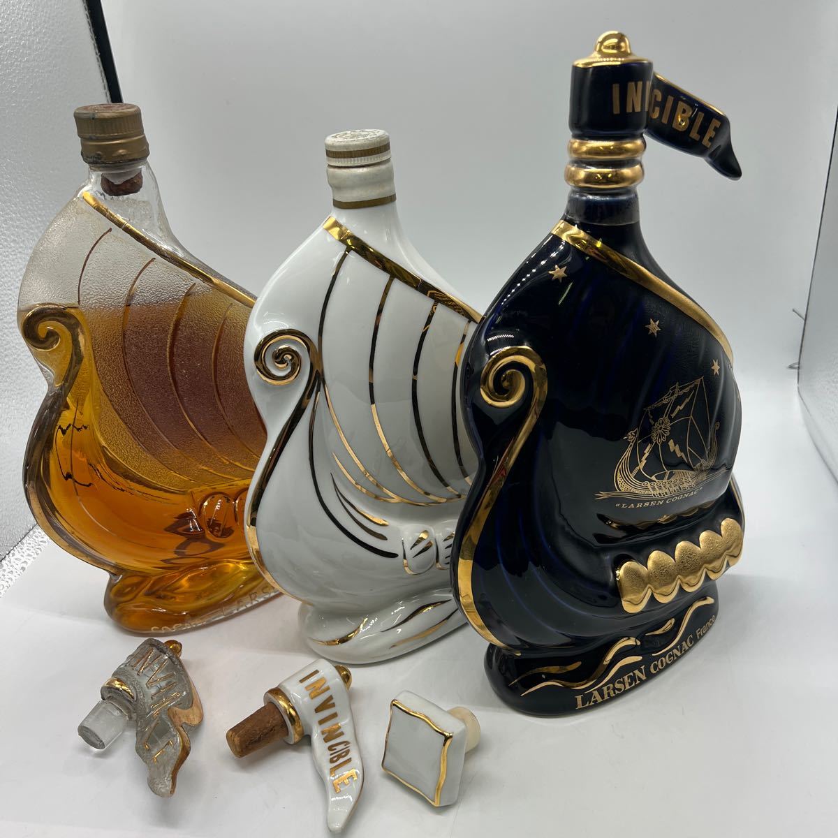 Cognac Larsen Invincible 陶器ボトル 2本セット 【公式通販】