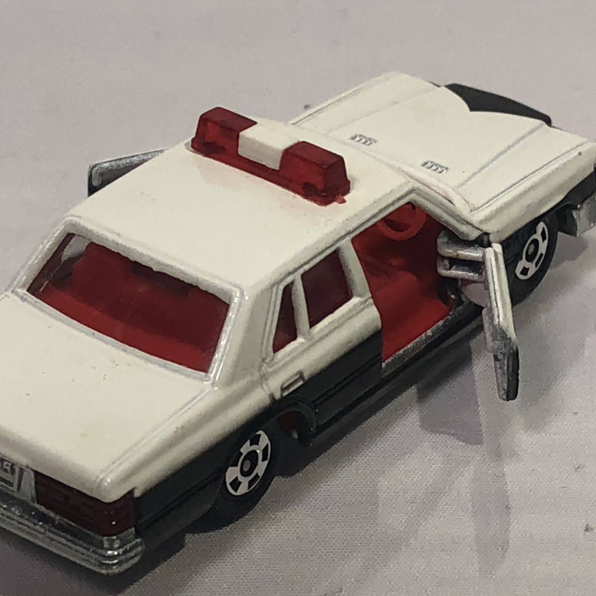 トミカ 日本製 No.55 トヨタ クラウン パトロールカー 黒箱 1Aホイール