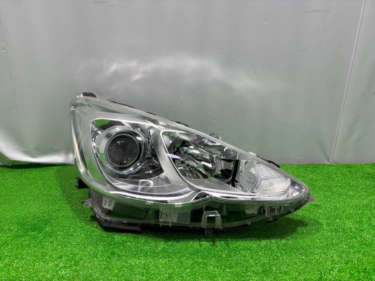 トヨタ アクア 中期 LED NHP10 右 運転席側 KOITO 52-291 NHP10 アクア 中期 純正 右 ライト ヘッドライト koito 52-291 右側