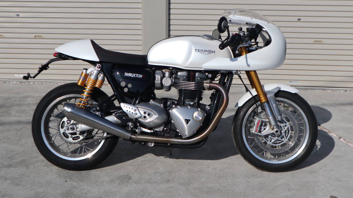 スラクストン 1200R オプションバンスマフラー・ロケットカウル・LEDウインカー・リアフェンダーレス他　ETC付　ローン可_2