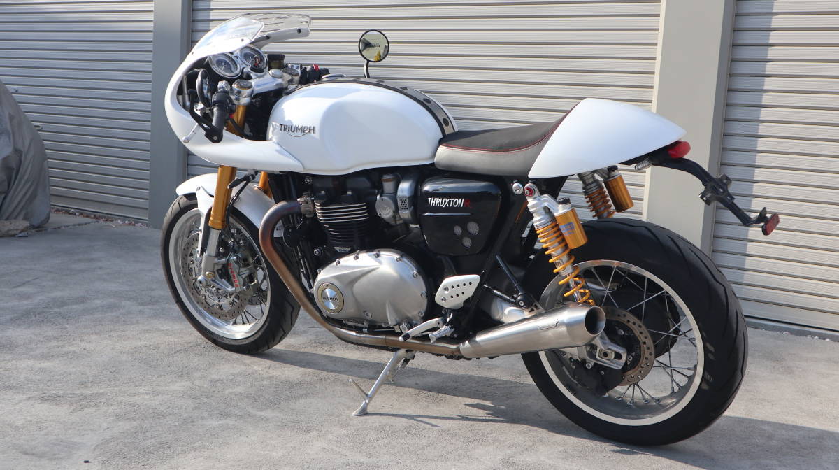 スラクストン 1200R オプションバンスマフラー・ロケットカウル・LEDウインカー・リアフェンダーレス他　ETC付　ローン可_6