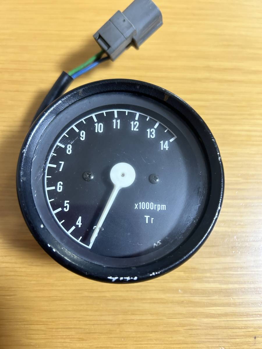 NSF100用】タコメーター 押え