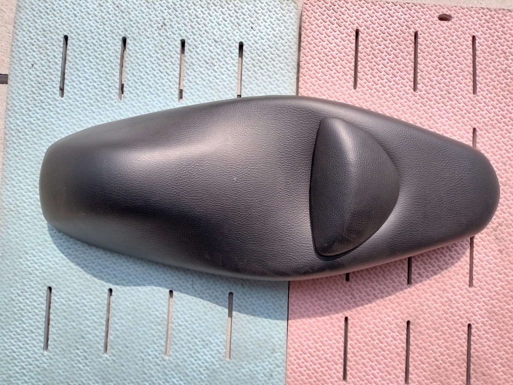 PCX125純正シート 新車取り外し PCX125純正シート 新車取り外し 【公式通販】