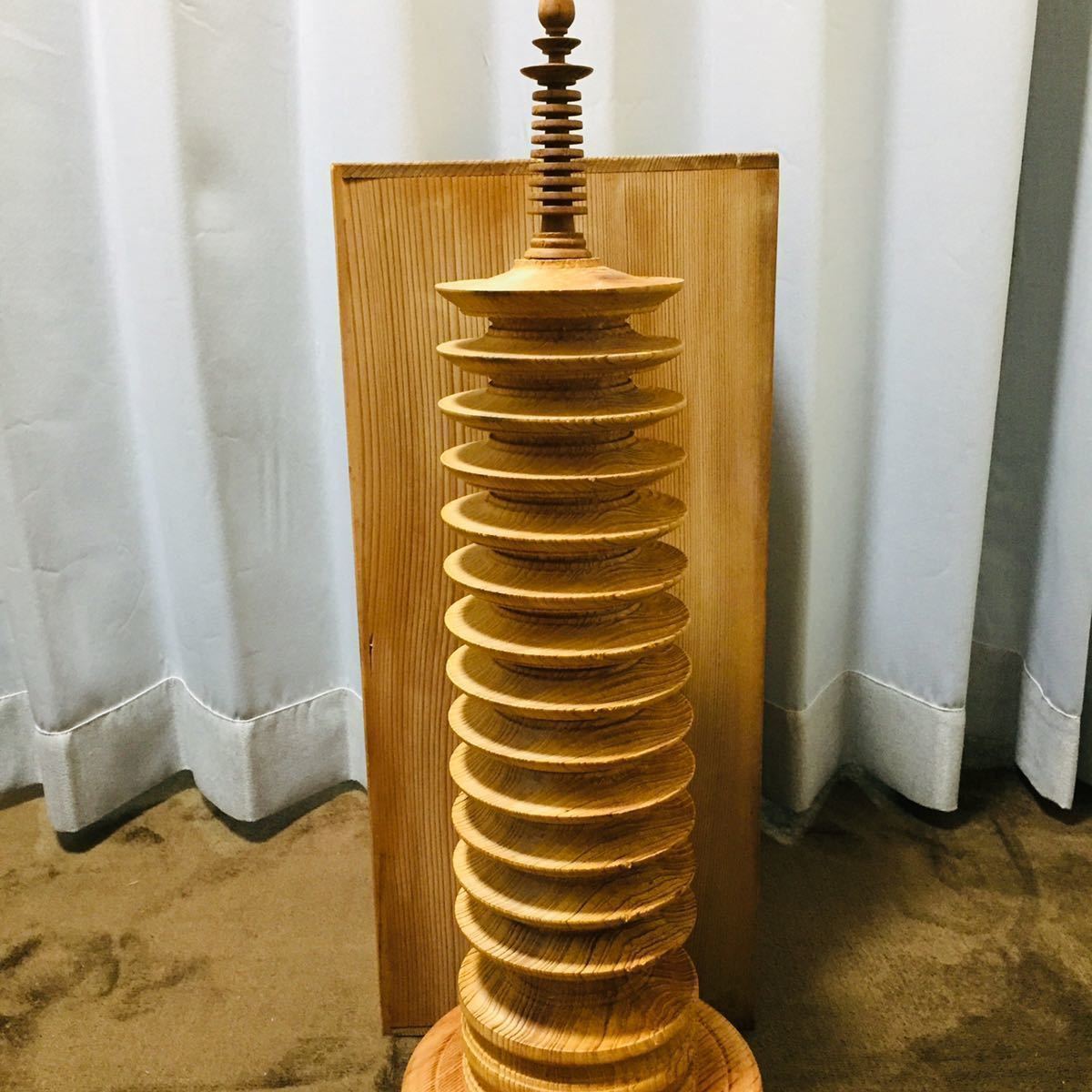 供箱入 春日神代杉 法隆寺 十万塔 十萬節塔 百萬塔 百万塔 高さ57cm 幅9cm 台座17cm 木造 木彫 木製 彫刻 時代物 金堂 古 ...