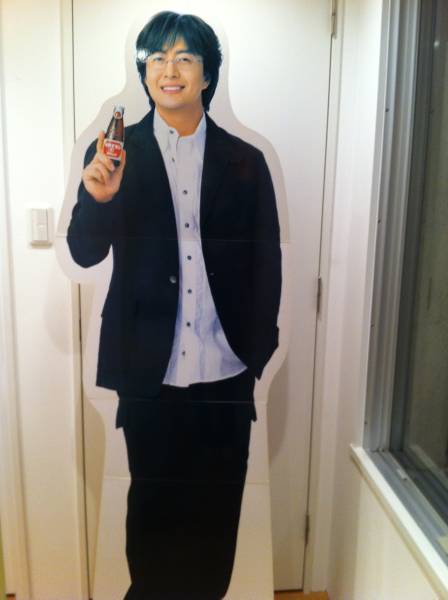 ペヨンジュン等身大パネル オロナミンｃ 入手困難 その他 売買されたオークション情報 Yahooの商品情報をアーカイブ公開 オークファン Aucfan Com