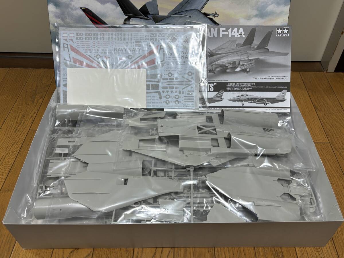 未組立 タミヤ 1/32 グラマン F-14A トムキャット ブラックナイツ