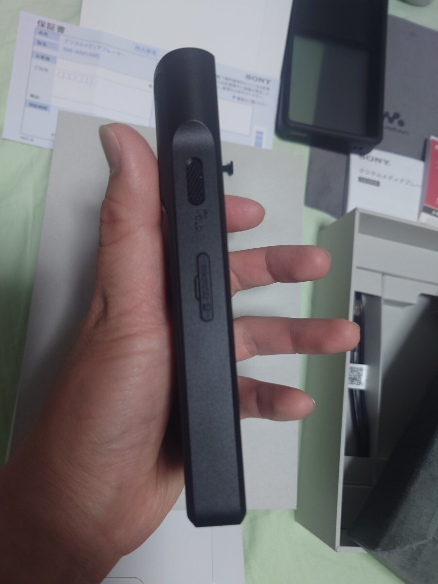 ソニーウォークマン【NW-WM1AM2】とケース付/1円スタート（ケースは使用感あり）_5