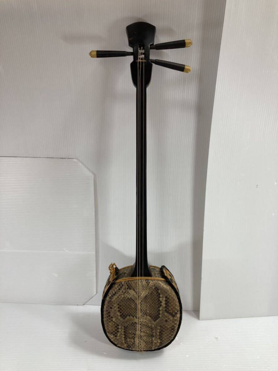 さ*わ様 【中古】三味線 本体 沖縄三線 人工皮張り 和楽器 琉球 弦楽器 三味線 弦楽器 沖縄三線 三線 楽器 琉球 蛇皮 和楽器 (本体)｜売買され