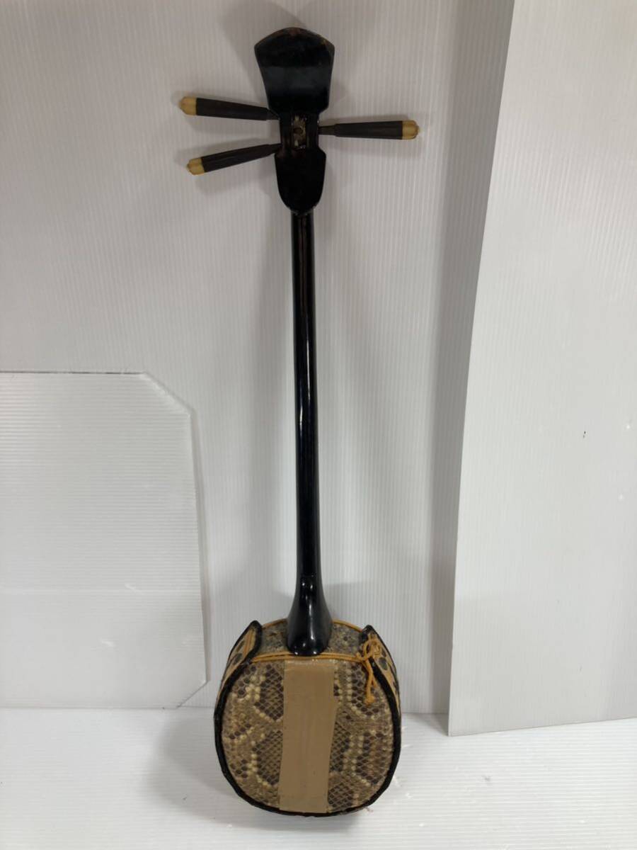 さ*わ様 【中古】三味線 本体 沖縄三線 人工皮張り 和楽器 琉球 弦楽器 三味線 弦楽器 沖縄三線 三線 楽器 琉球 蛇皮 和楽器 (本体)｜売買され