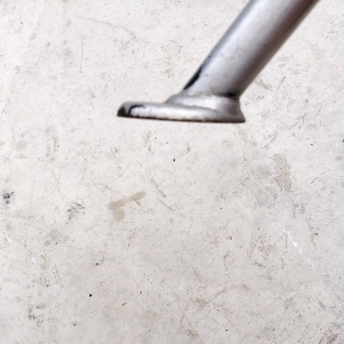 DトラッカーXのサイドスタンド_3