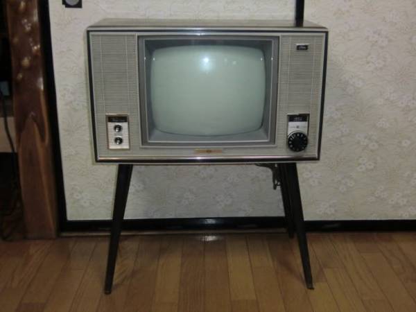昭和レトロToshiba 真空管モノクロテレビ ⁄モデル14SA形 Yahoo TOSHIBA