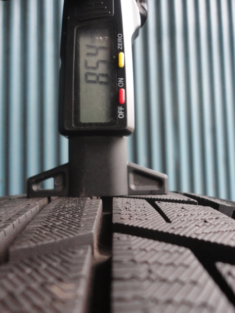 ヨコハマ　iceGUARD iG60　195/60R17　1本　10分溝　ポチ付　2023年製　極上品！_3