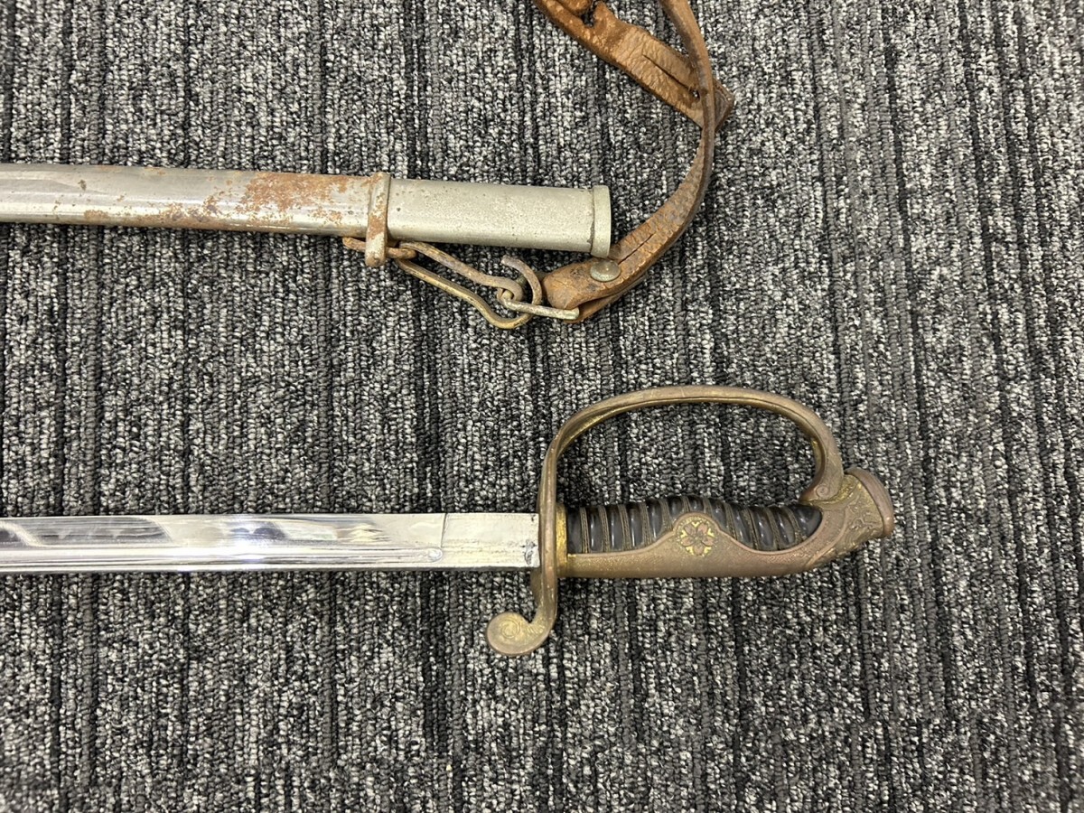 A3 軍刀 指揮刀 サーベル 模造刀 武具 刀装具 時代物 骨董品 菊紋
