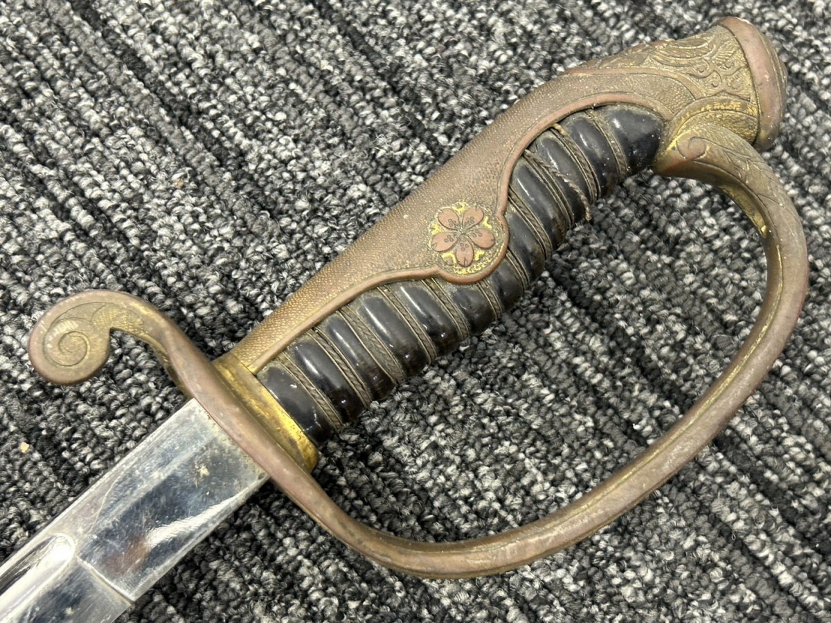 A3 軍刀 指揮刀 サーベル 模造刀 武具 刀装具 時代物 骨董品 菊紋