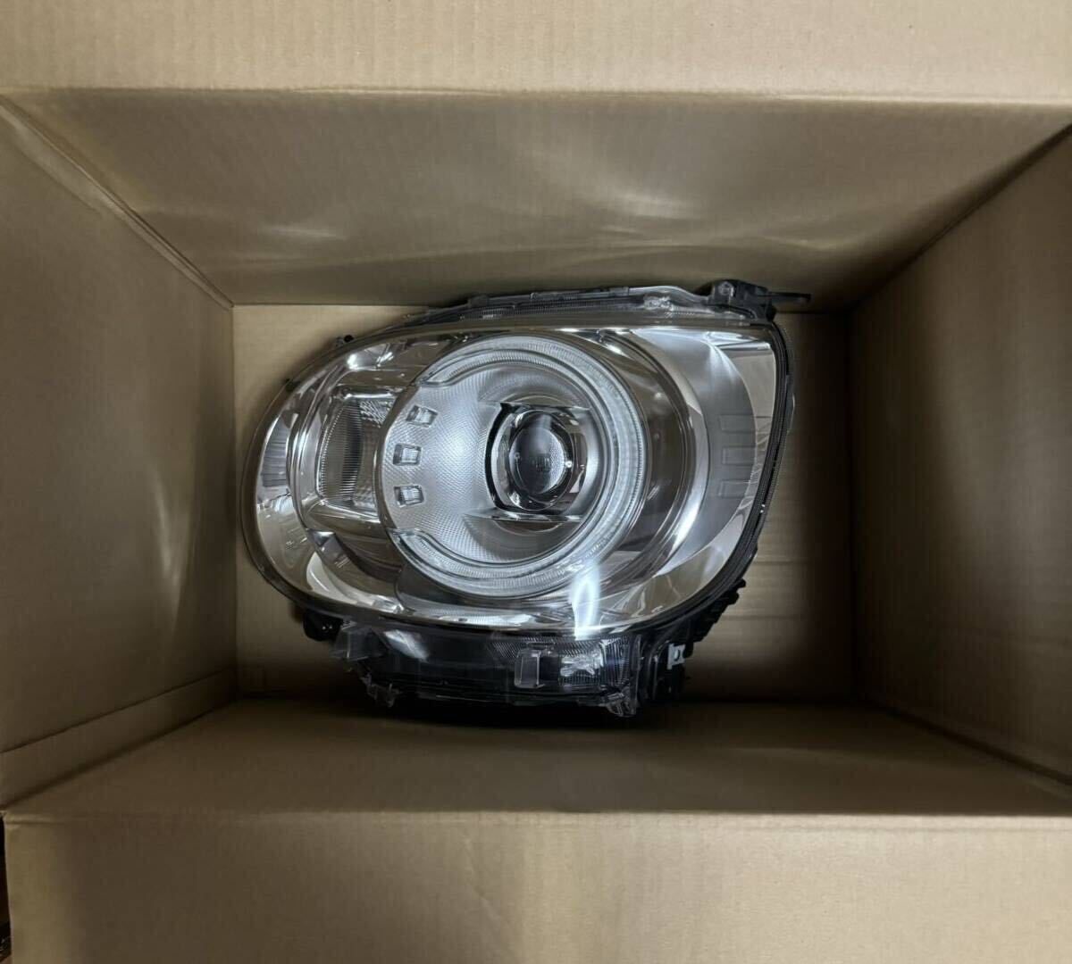 美中古 ムーヴキャンバス 左LEDヘッドライト ユニット LA800S KOITO 100-69038 81170-B2660_1