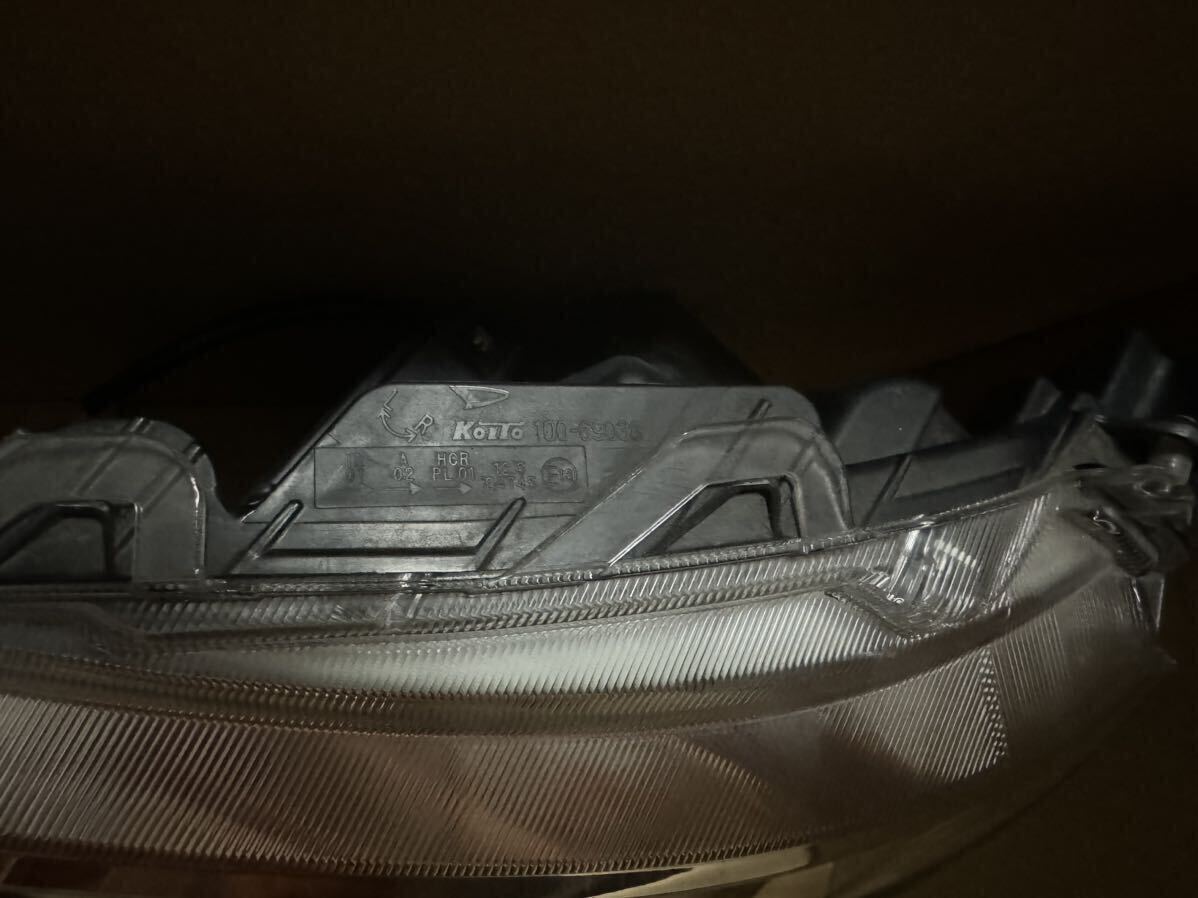 美中古 ムーヴキャンバス 左LEDヘッドライト ユニット LA800S KOITO 100-69038 81170-B2660_4