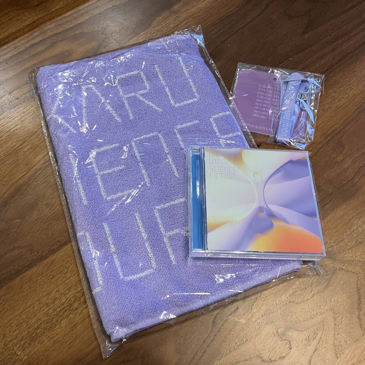 宇多田ヒカル SCIENCE FICTION 2024 プレミアム席 限定 スペシャルグッズ タオル パスケース (未開封) & CD (通常盤) HIKARU UTADA_1