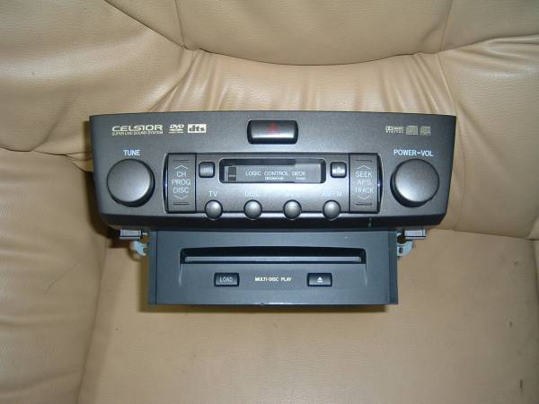 セルシオ　30後期　純正品　DVDチェンジャー　UCF3_1