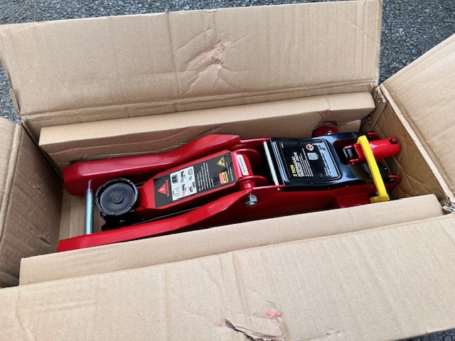 【送料無料】未使用　2ｔ　ローダウン最低位85mm 　フロアジャッキ軽量11Ｋｇ　 _1