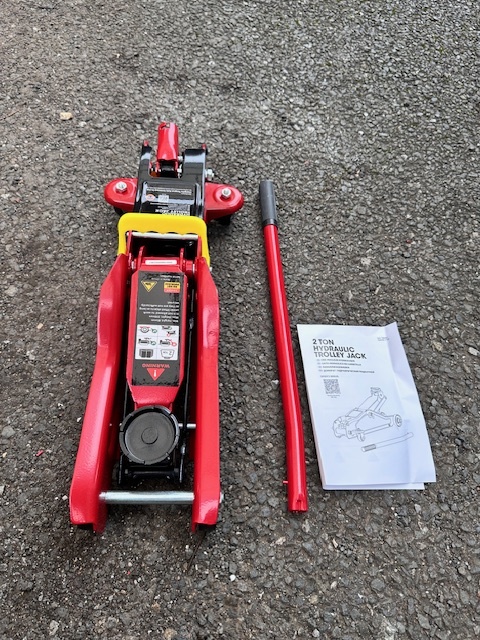 【送料無料】未使用　2ｔ　ローダウン最低位85mm 　フロアジャッキ軽量11Ｋｇ　 _2
