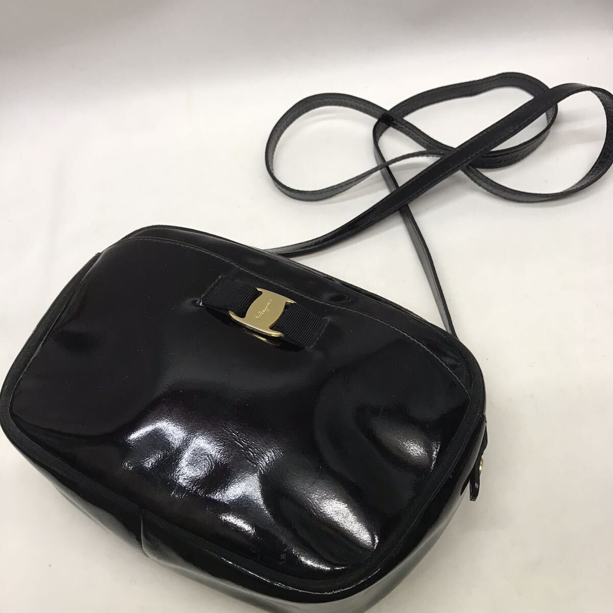 Salvatore Ferragamo ヴァラ ショルダーバッグ ヘアバレッタ 