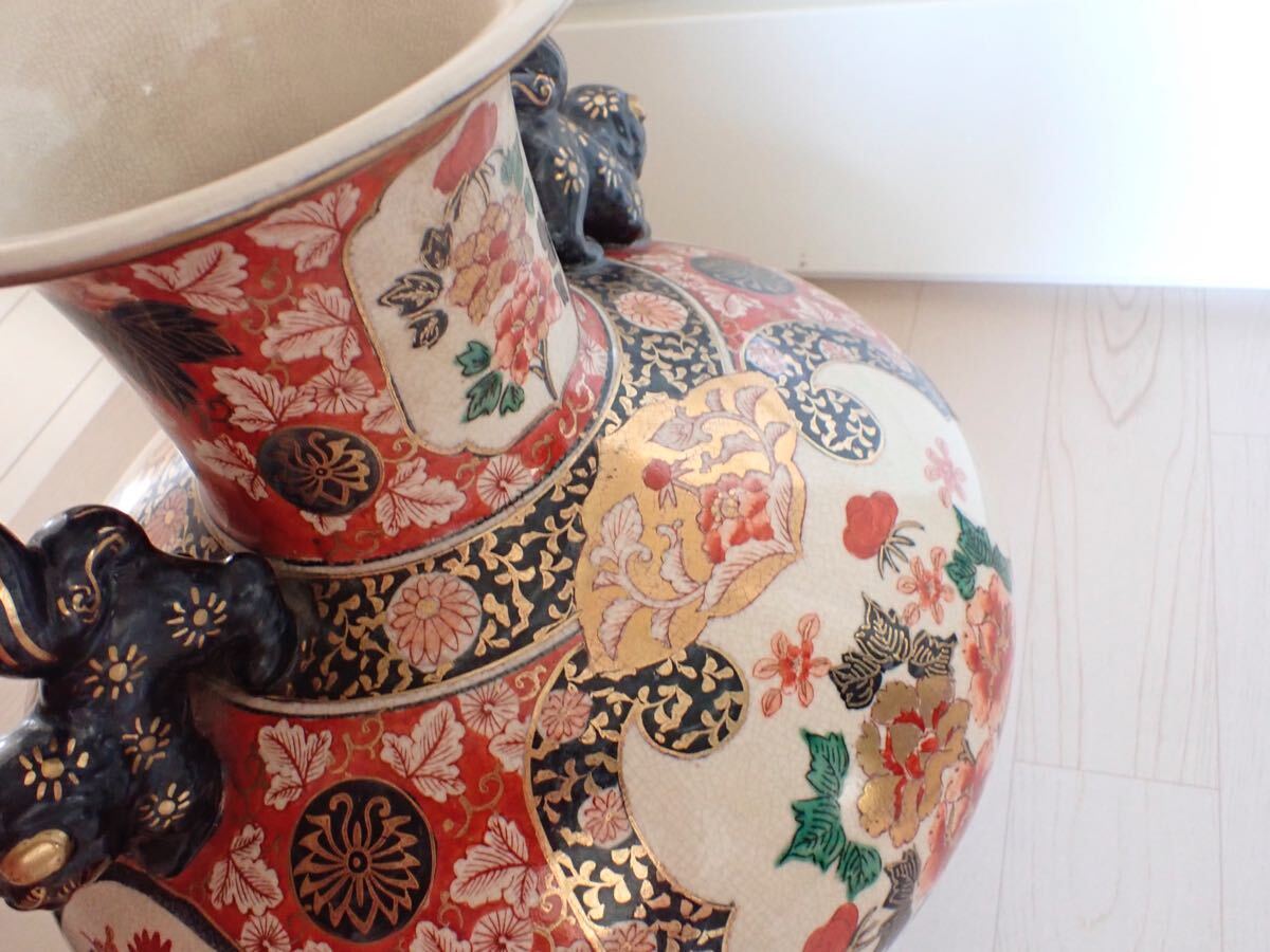伊万里焼 伊万里 花瓶 飾り壺 獅子 陶器 置物 骨董 飾壷 花器 壺