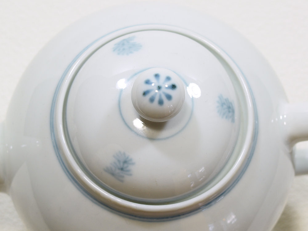 青花磁 青花缶六角茶缶 景徳鎮 陶磁器 装飾品 現代工芸品