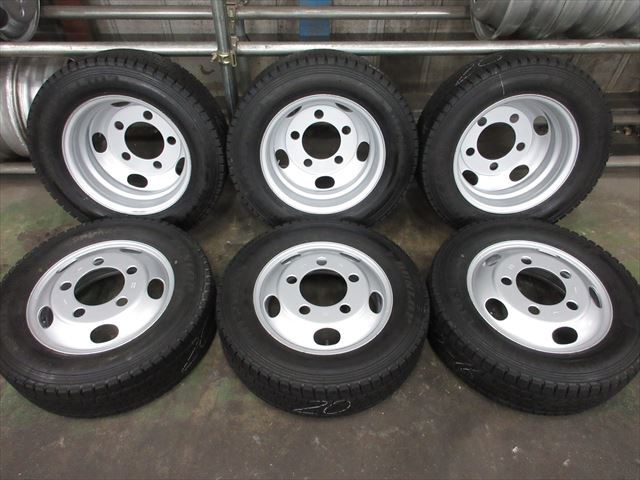 送料無料 スタッドレス 205/70R16 DUNLOP LT03M 20年 三菱キャンター