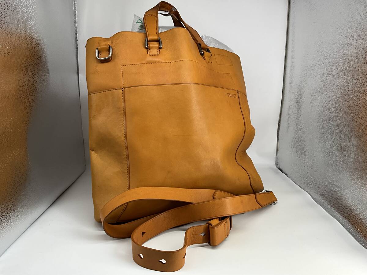 TUMI トゥミ レザー TUMI（トートバッグ）のフリマアイテム一覧 