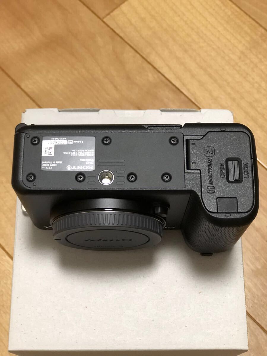 【使用回数極小・超美品】ソニー Vlog用カメラ レンズ交換式VLOGCAM フルサイズ ミラーレス一眼カメラ ZV-E1 おまけアクセサリー多数！_9