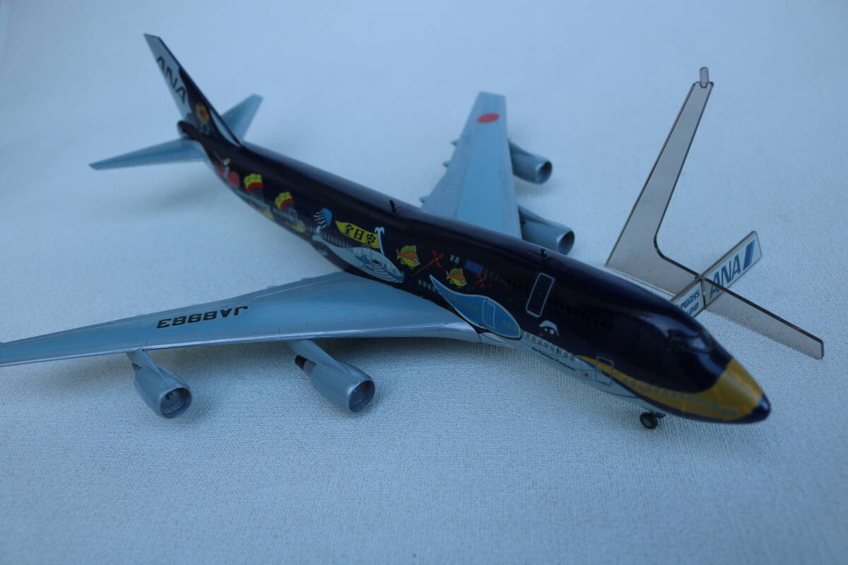 ANA ボーイング 747-400D クジラスペシャルマーク 1/200