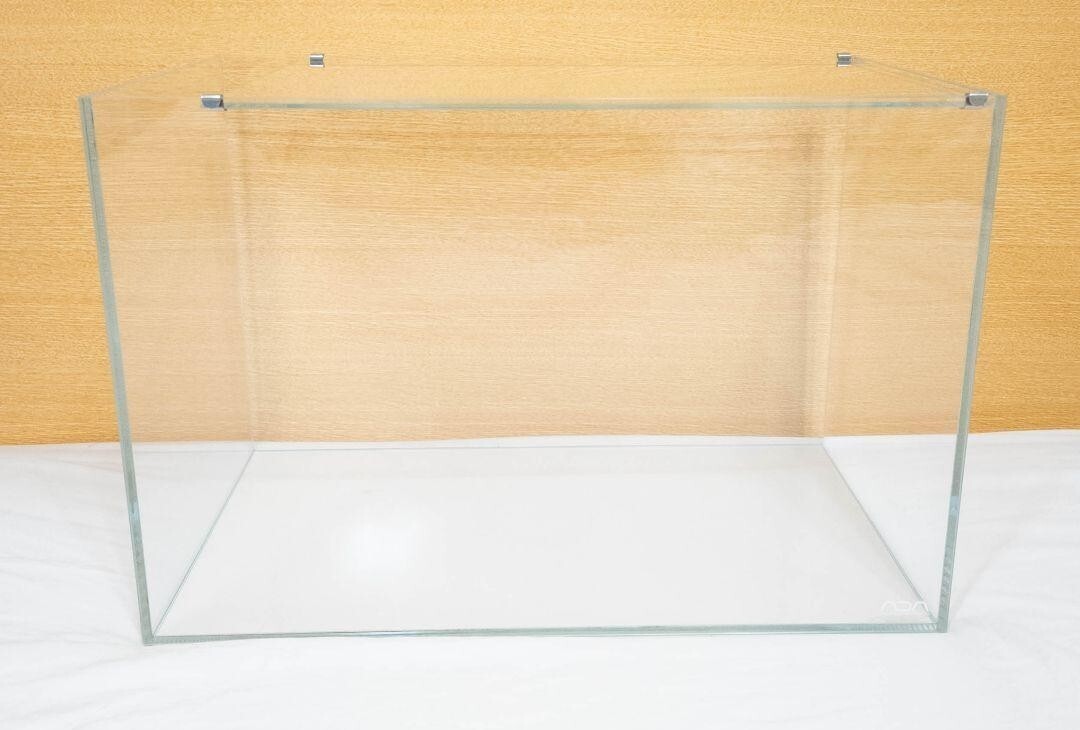 【定番人気，安い】 ADA ガラス水槽 45センチ 1ヶ月使用 蓋受け ガラス蓋 マット付き 規格水槽W450&times;D270&times;H300(45cm～)｜売買されたオークション情報、yahooの商品情報をアーカイブ公開 - オークファン 45cm～